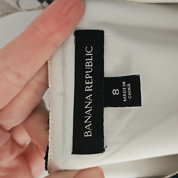 Pleated, lined midi dress. - Picture 3 of 6